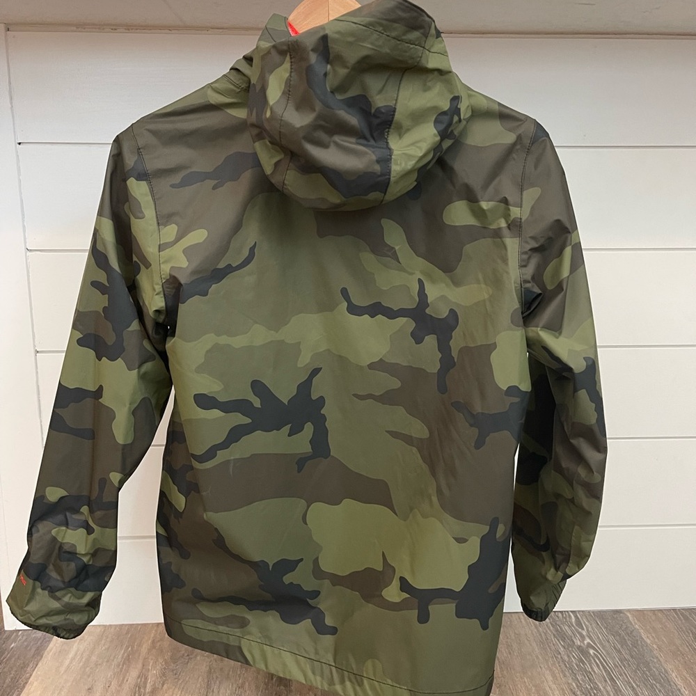 The North Face Kids Camouflage Raincoat - Green and Black - Picture 3 of 6